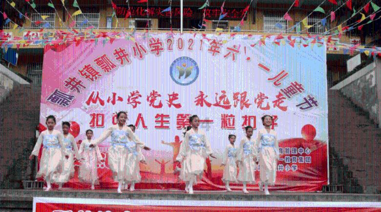 之前我和别的男生出去玩,我没有理他。之后他报复我,觉得我和别人有问题。骗我给我买东西?-热门话题的讨论平台